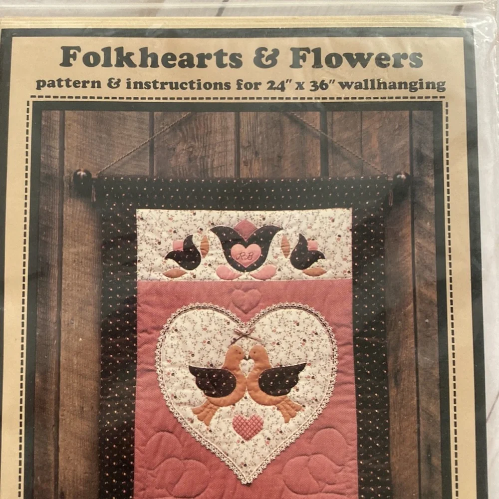 Folk hearts and flowers pattern wall hanging calico hills farm, 1981 folk art